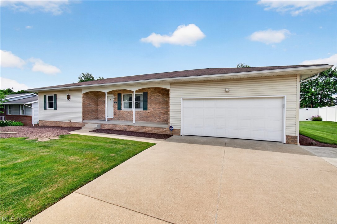 5732 Perry Hills Drive SW Canton OH 44706