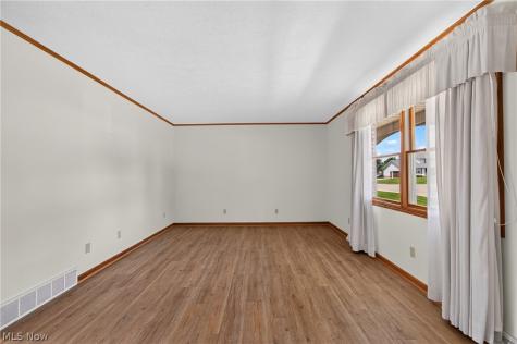5732 Perry Hills Drive SW Canton OH 44706