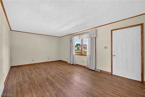 5732 Perry Hills Drive SW Canton OH 44706