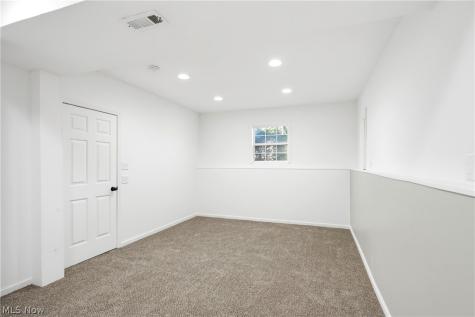 1844 Cramer Avenue Akron OH 44312
