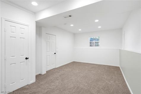 1844 Cramer Avenue Akron OH 44312