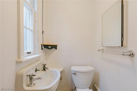19615 Scottsdale Boulevard Shaker Heights OH 44122