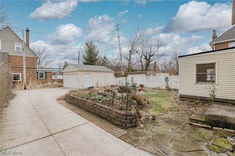 19615 Scottsdale Boulevard Shaker Heights OH 44122