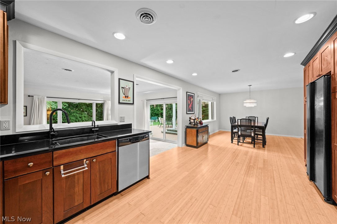 23700 Hazelmere Road Shaker Heights OH 44122