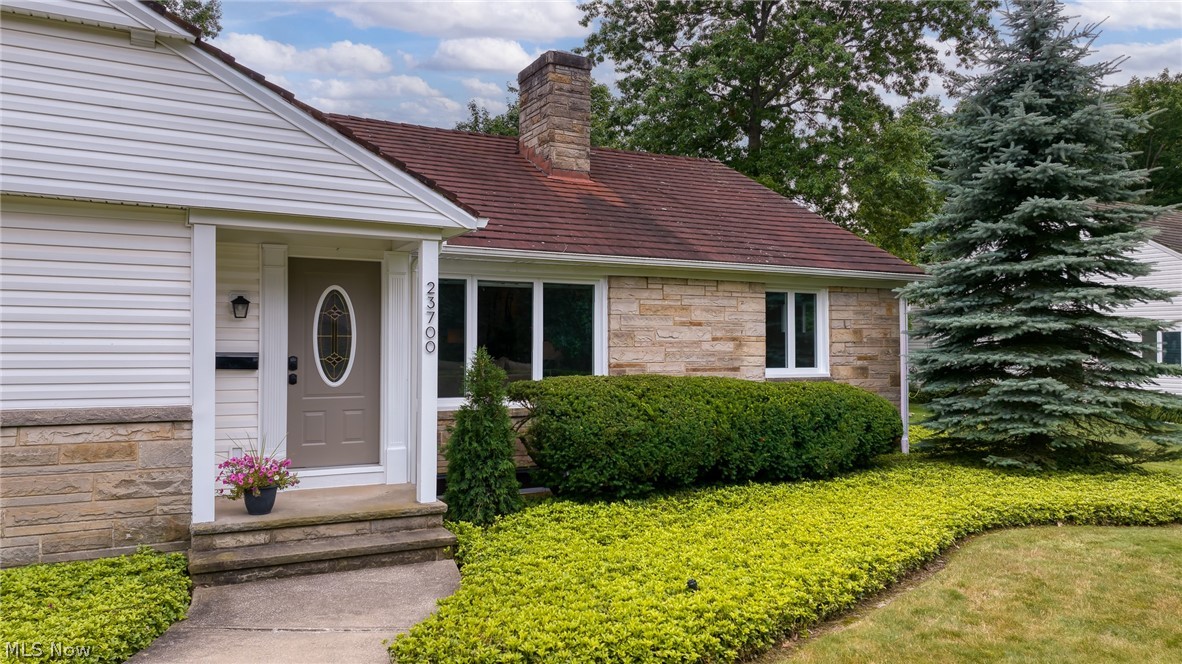 23700 Hazelmere Road Shaker Heights OH 44122