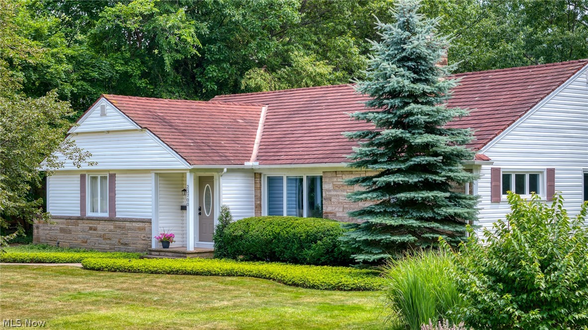 23700 Hazelmere Road Shaker Heights OH 44122