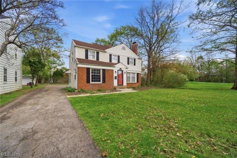 19013 Chagrin Boulevard Shaker Heights OH 44122