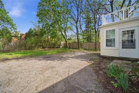 19013 Chagrin Boulevard Shaker Heights OH 44122