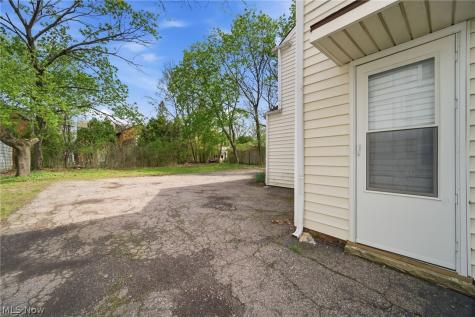19013 Chagrin Boulevard Shaker Heights OH 44122