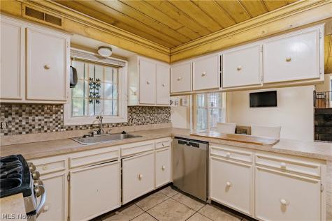 477 Snavely Road Richmond Heights OH 44143