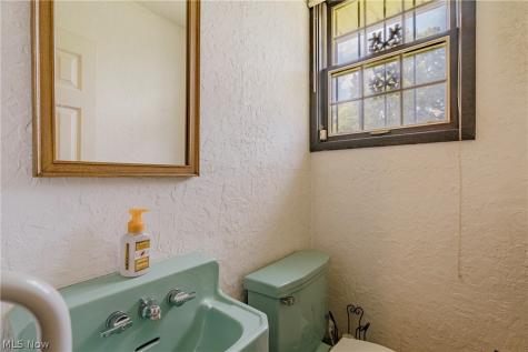 477 Snavely Road Richmond Heights OH 44143