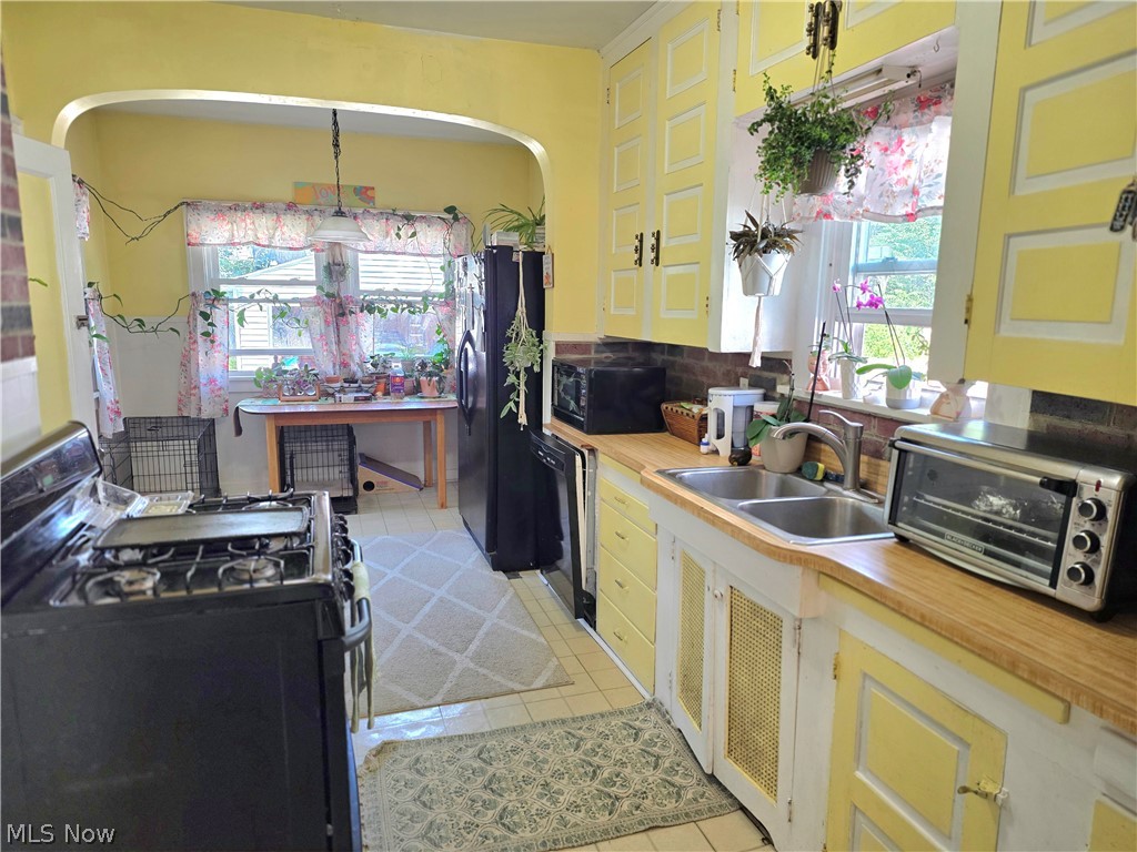 4414 Henritze Avenue Cleveland OH 44109