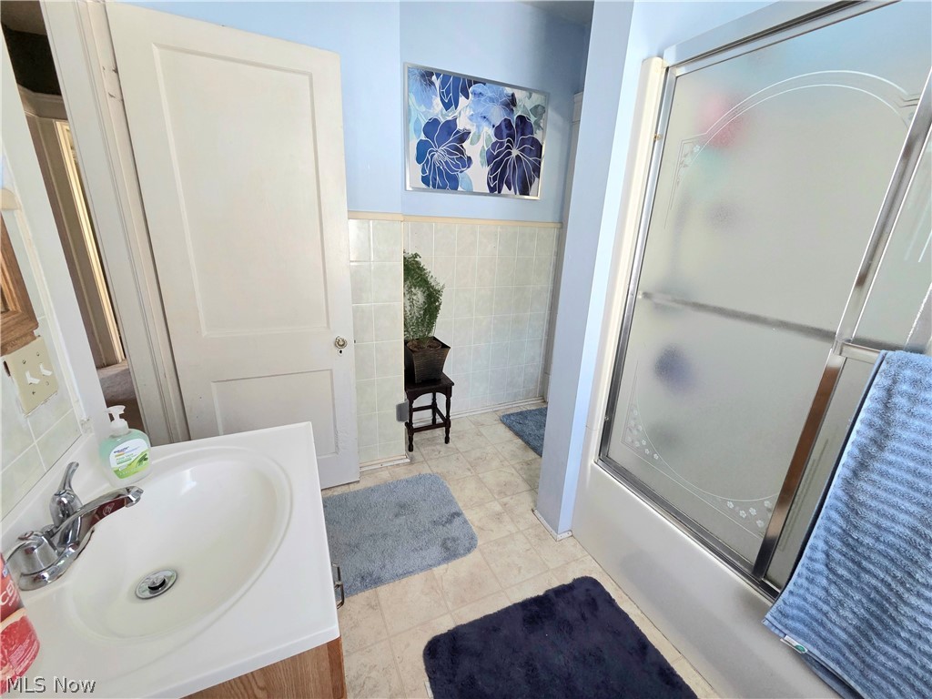 4414 Henritze Avenue Cleveland OH 44109