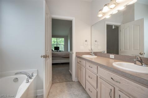 14450 Baywood Lane Strongsville OH 44136