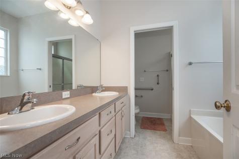 14450 Baywood Lane Strongsville OH 44136