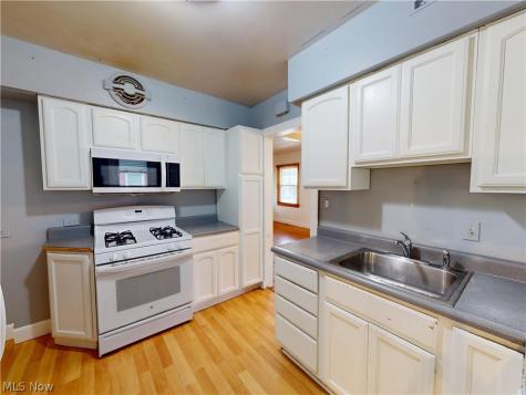 1560 Biltmore Road Lyndhurst OH 44124