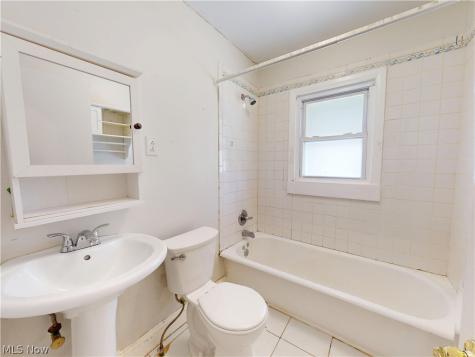 1560 Biltmore Road Lyndhurst OH 44124