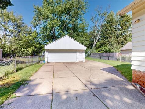 1560 Biltmore Road Lyndhurst OH 44124