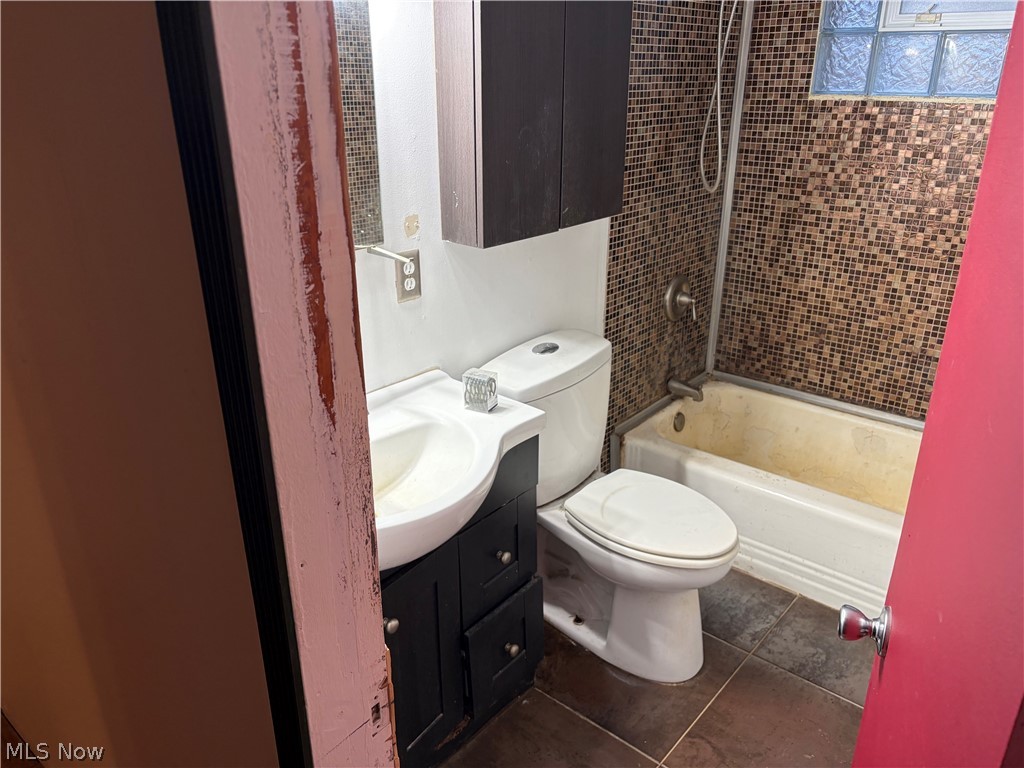 42082 Duquesne Street W Columbiana OH 44408