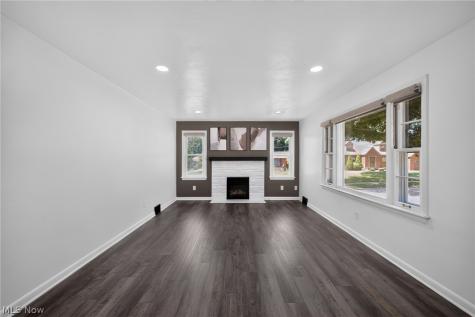 1807 Wicliff Avenue NE Massillon OH 44646