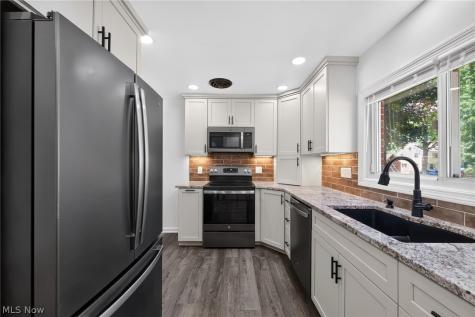 1807 Wicliff Avenue NE Massillon OH 44646