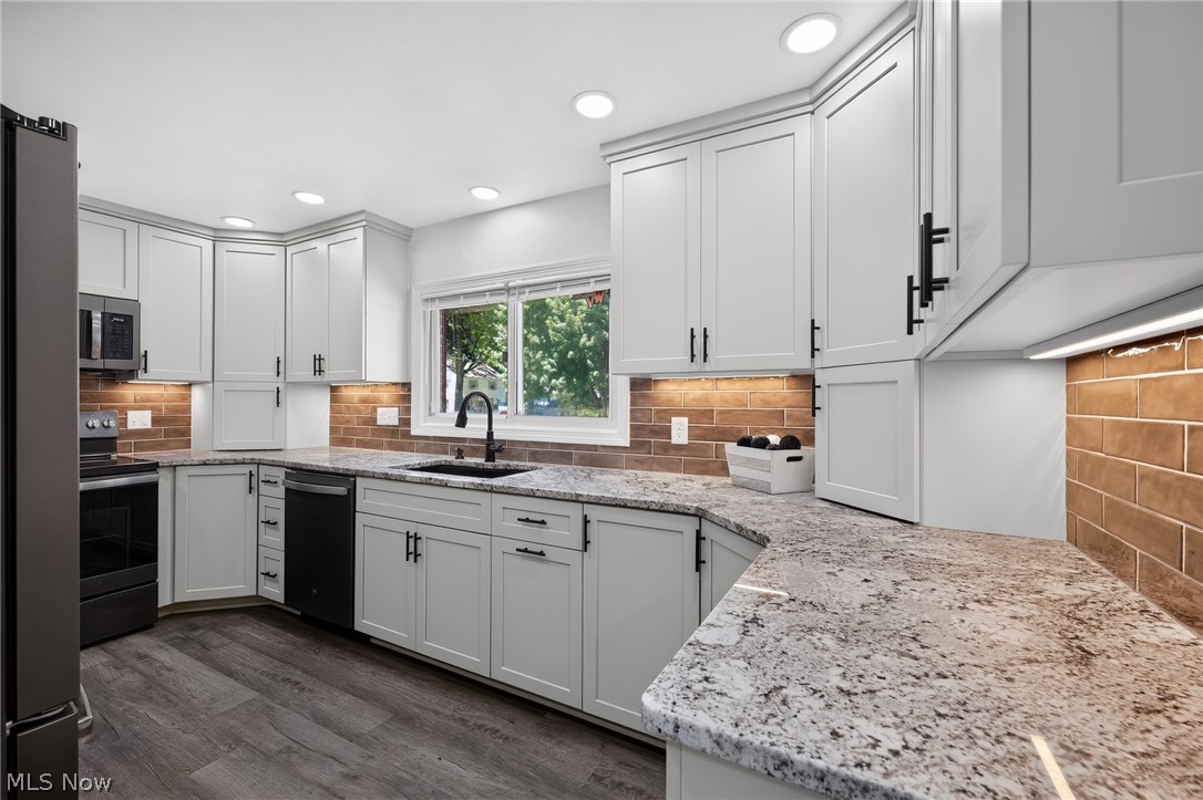 1807 Wicliff Avenue NE Massillon OH 44646
