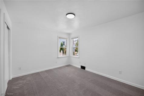 1807 Wicliff Avenue NE Massillon OH 44646