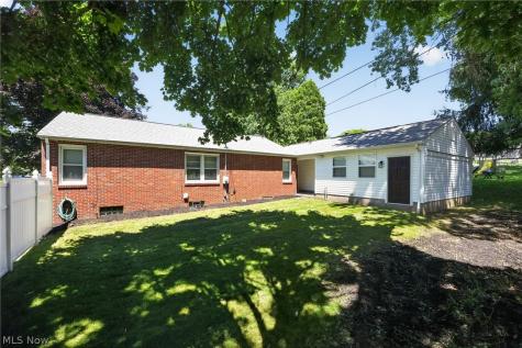 1807 Wicliff Avenue NE Massillon OH 44646