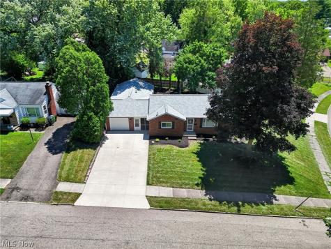 1807 Wicliff Avenue NE Massillon OH 44646