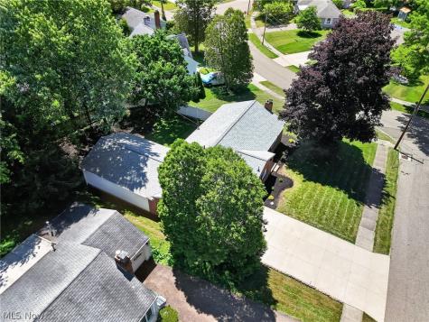 1807 Wicliff Avenue NE Massillon OH 44646