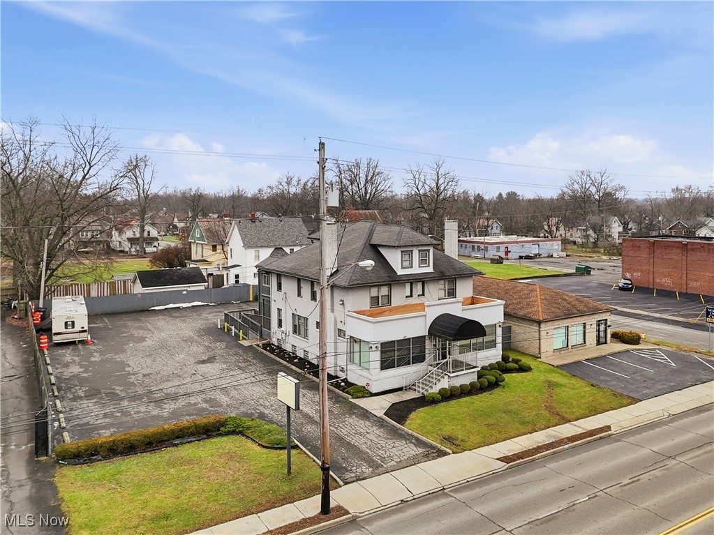 1214 E Market Street Warren OH 44483