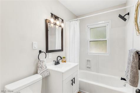4443 Hilltop Drive New Franklin OH 44203