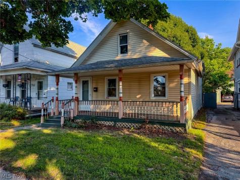 6103 W Clinton Avenue Cleveland OH 44102