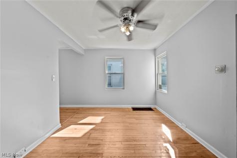 6103 W Clinton Avenue Cleveland OH 44102
