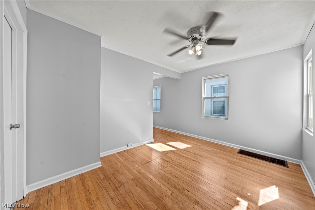 6103 W Clinton Avenue Cleveland OH 44102