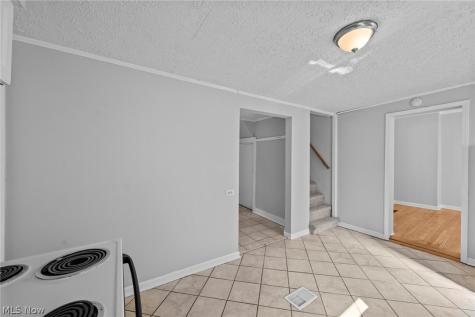 6103 W Clinton Avenue Cleveland OH 44102