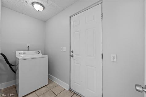 6103 W Clinton Avenue Cleveland OH 44102