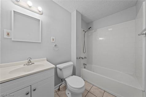 6103 W Clinton Avenue Cleveland OH 44102