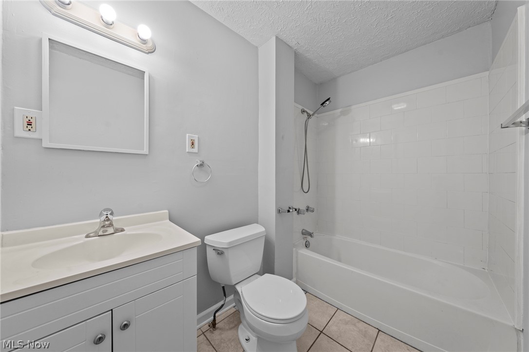 6103 W Clinton Avenue Cleveland OH 44102