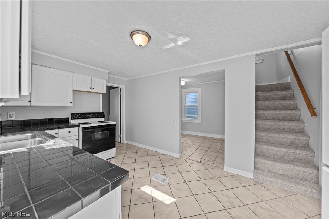 6103 W Clinton Avenue Cleveland OH 44102