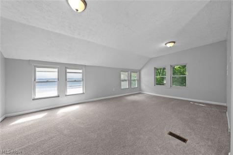 6103 W Clinton Avenue Cleveland OH 44102