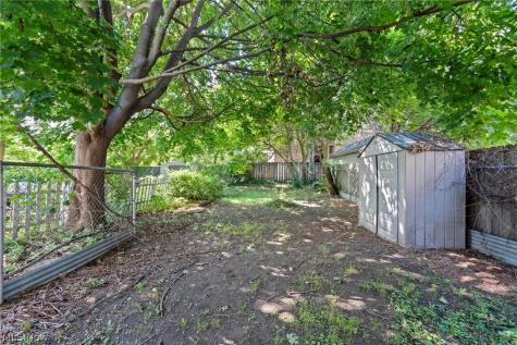 6103 W Clinton Avenue Cleveland OH 44102