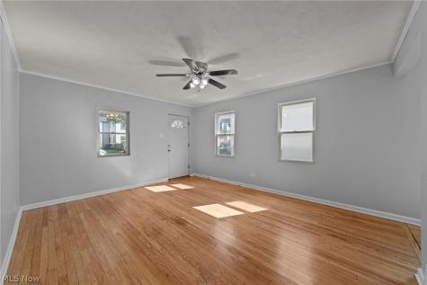 6103 W Clinton Avenue Cleveland OH 44102