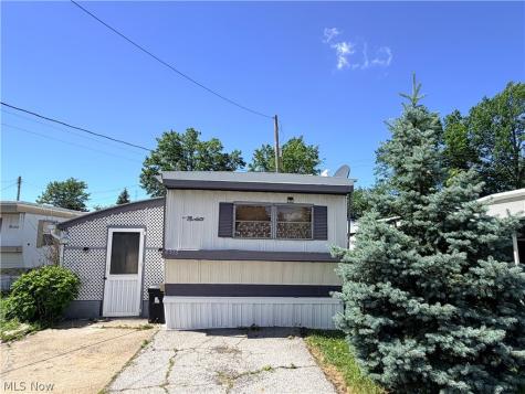 8316 Russell Brooklyn OH 44144