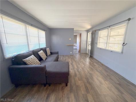 8316 Russell Brooklyn OH 44144
