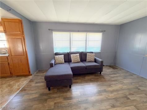 8316 Russell Brooklyn OH 44144