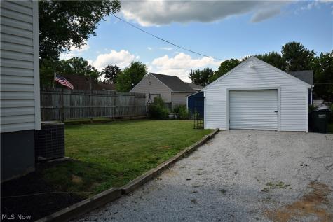 1085 Stratford Street Barberton OH 44203