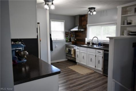 1085 Stratford Street Barberton OH 44203