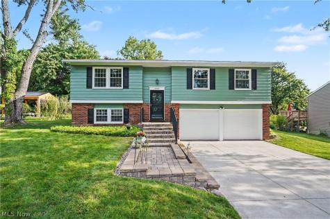 2904 Burr Oak Drive Akron OH 44333