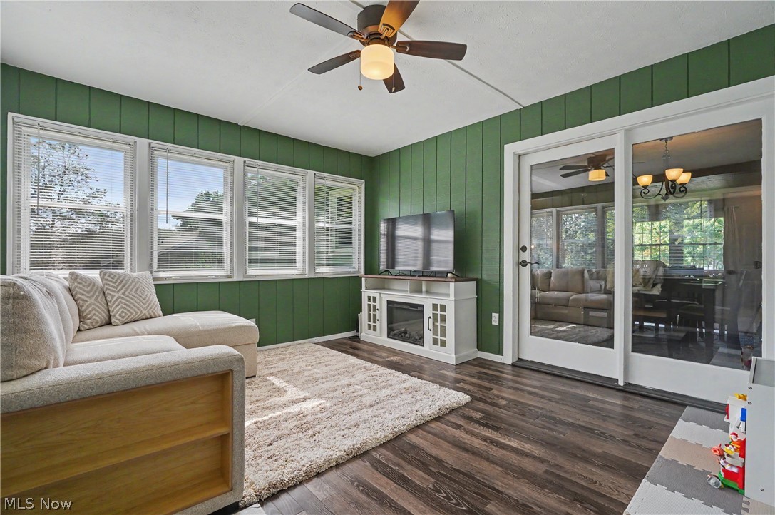2904 Burr Oak Drive Akron OH 44333